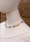 Collar de cristales con peces multicolor