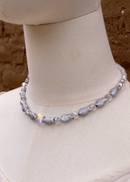 Collar camino de pececitos plateados