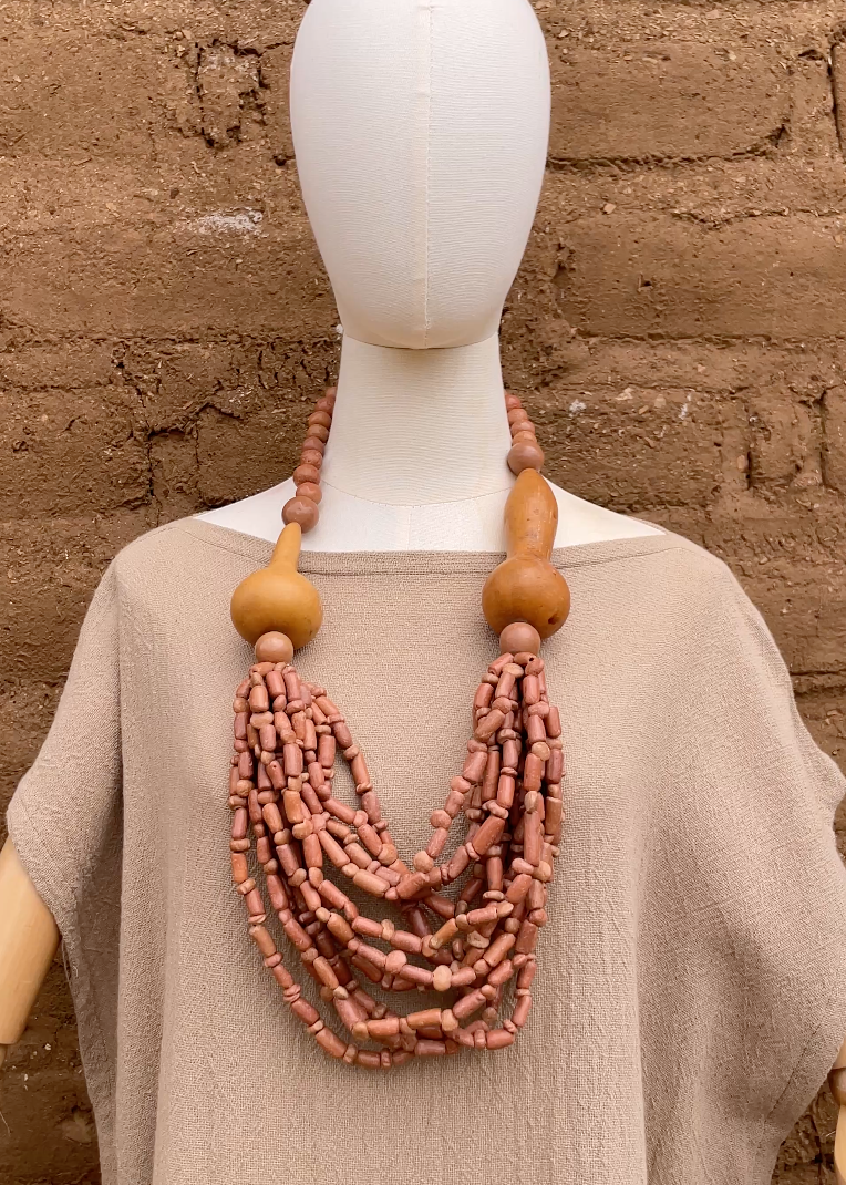 Collar multi enredo bule simetrico