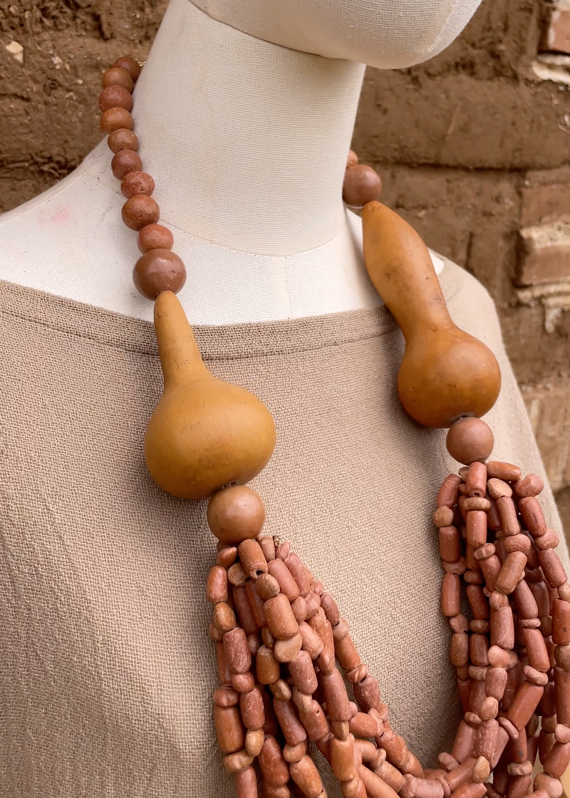 Collar multi enredo bule simetrico
