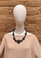 Collar continuo barro negro