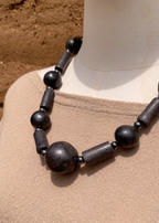 Collar continuo barro negro