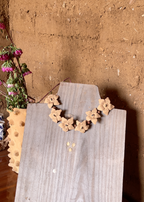 Collar flores tupidas