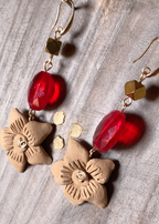 Aretes florecita roja