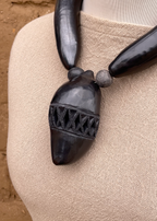 Collar barro negro mango y plátano