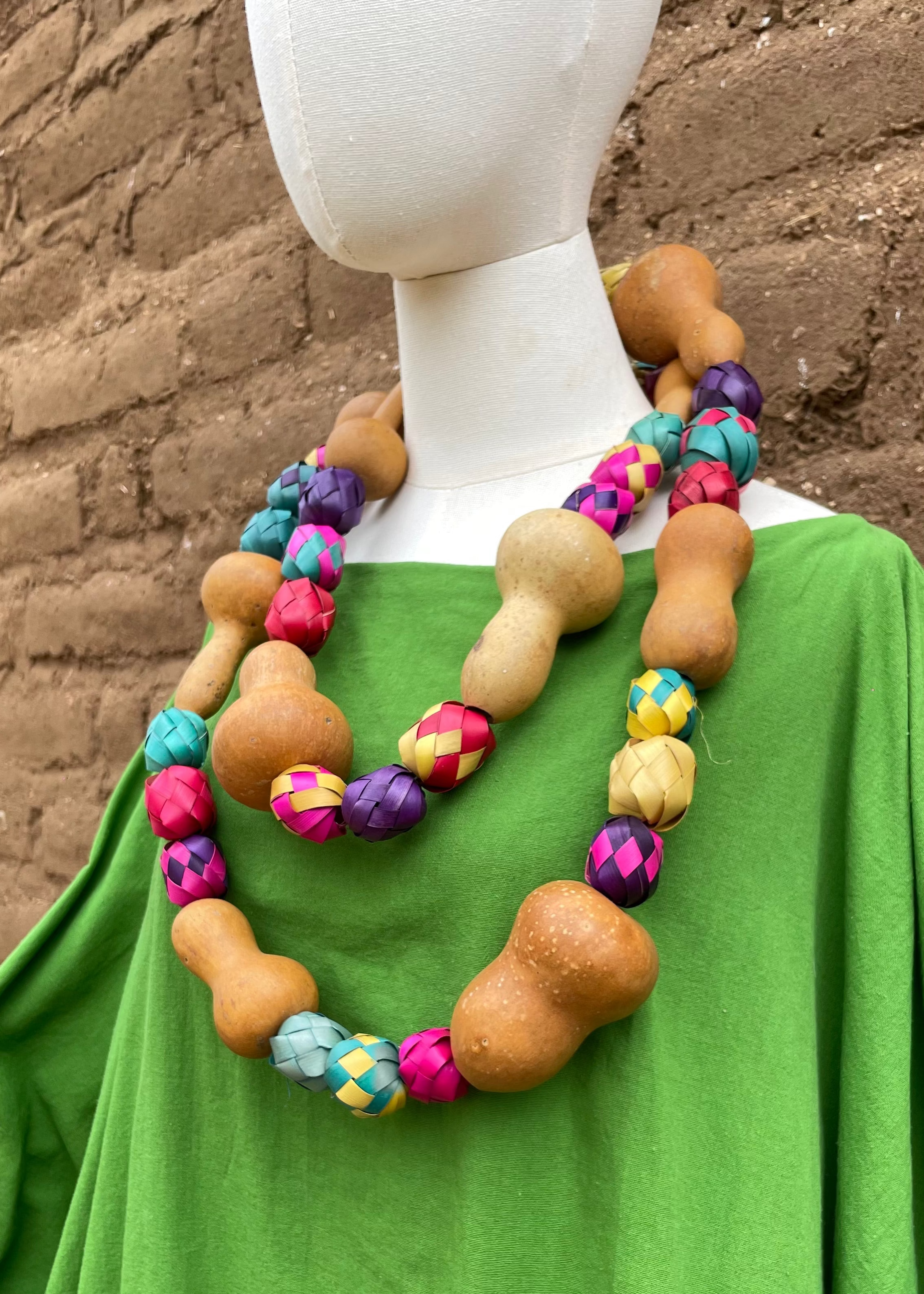Collar canastitos de fiesta